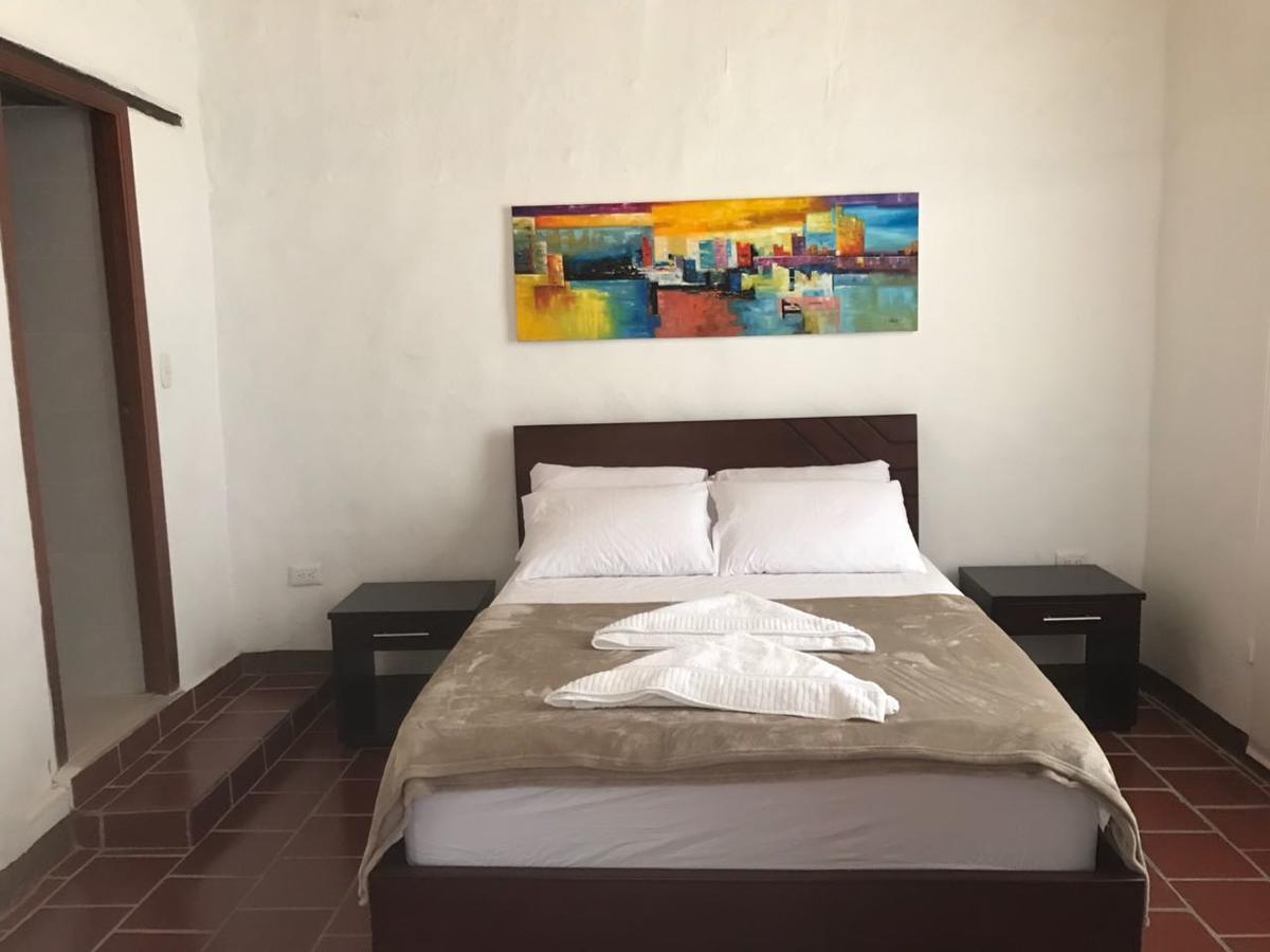 Hostal Rous 圣希尔 外观 照片